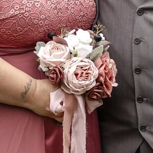 Ling's Moment Bridesmaid Bouqets